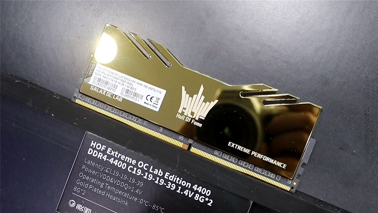 影驰名人堂HOF DDR4-3600 16GB(8G×2) 视频