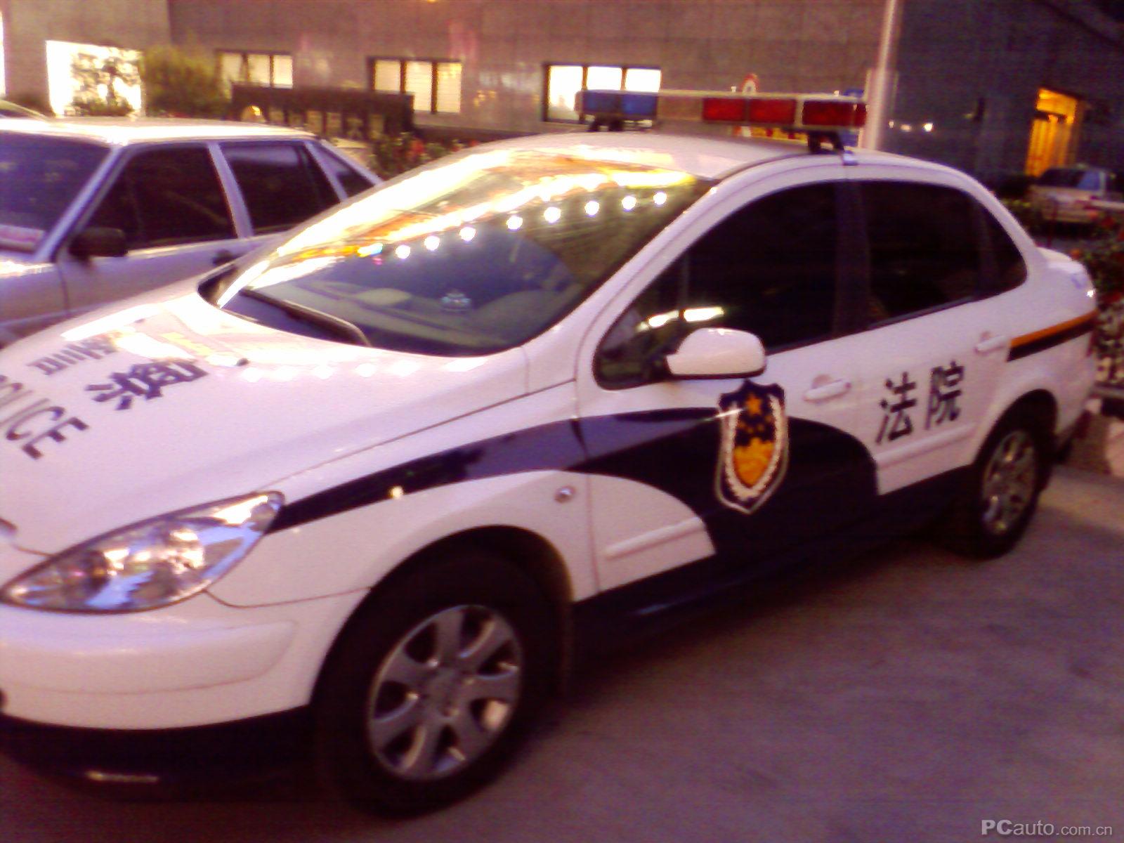 第一次在上海看到307警车,dc没带,用手机拍