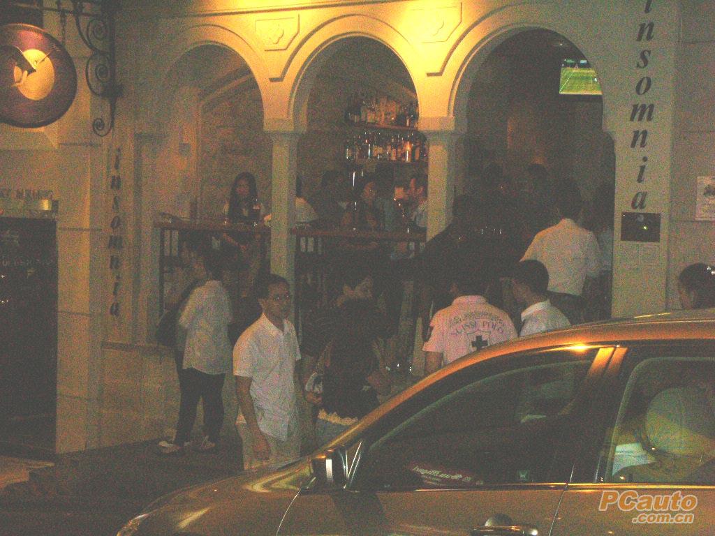 世界著名的酒吧---香港兰桂坊酒吧街 实拍 多图