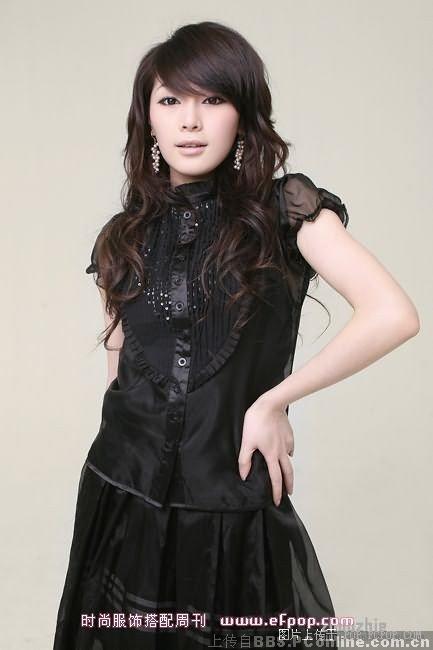 这位就是央视记者徐娜 本来挺漂亮一女孩,可惜