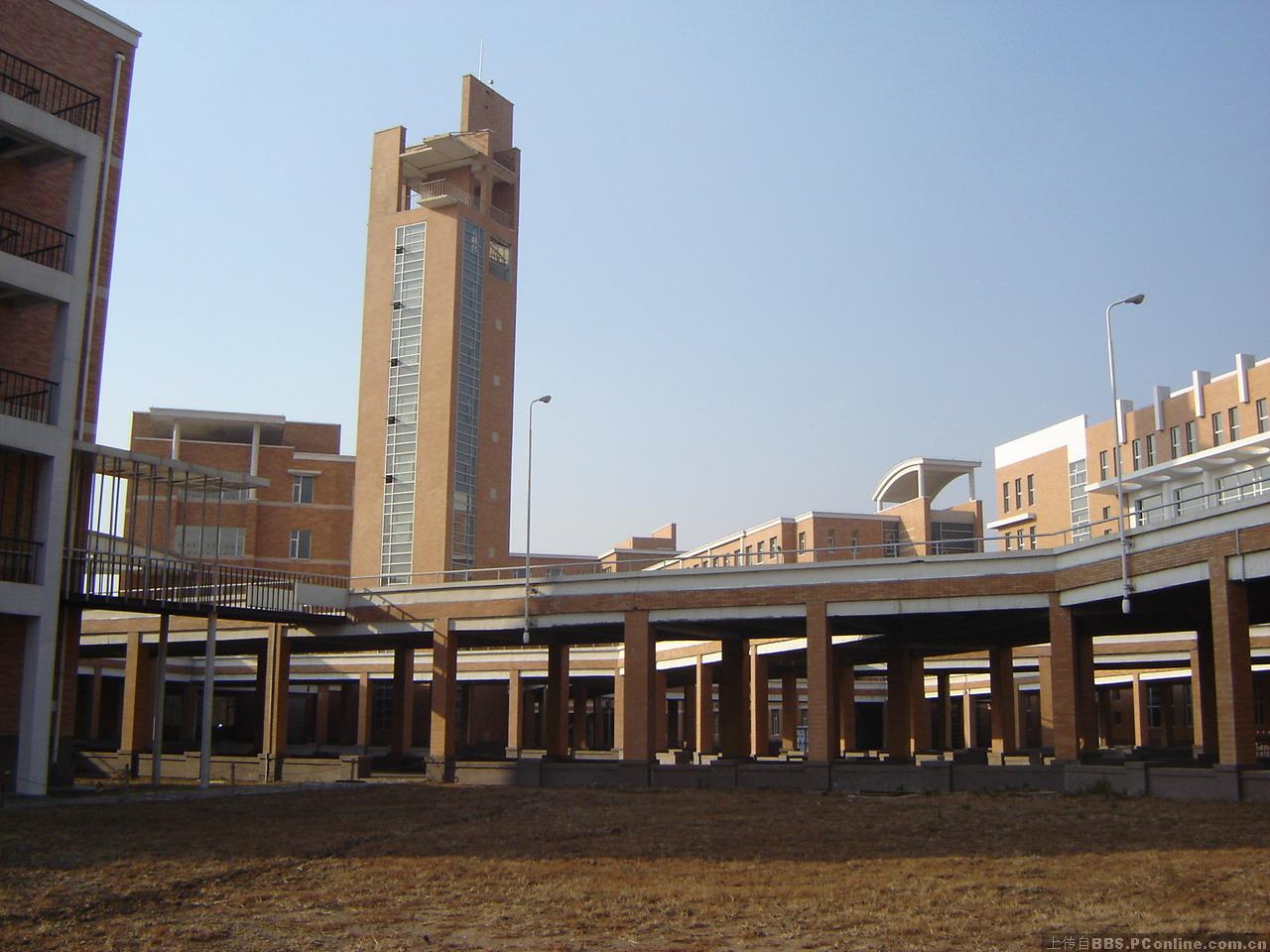 吉林建筑装饰学院-红砖楼阁
