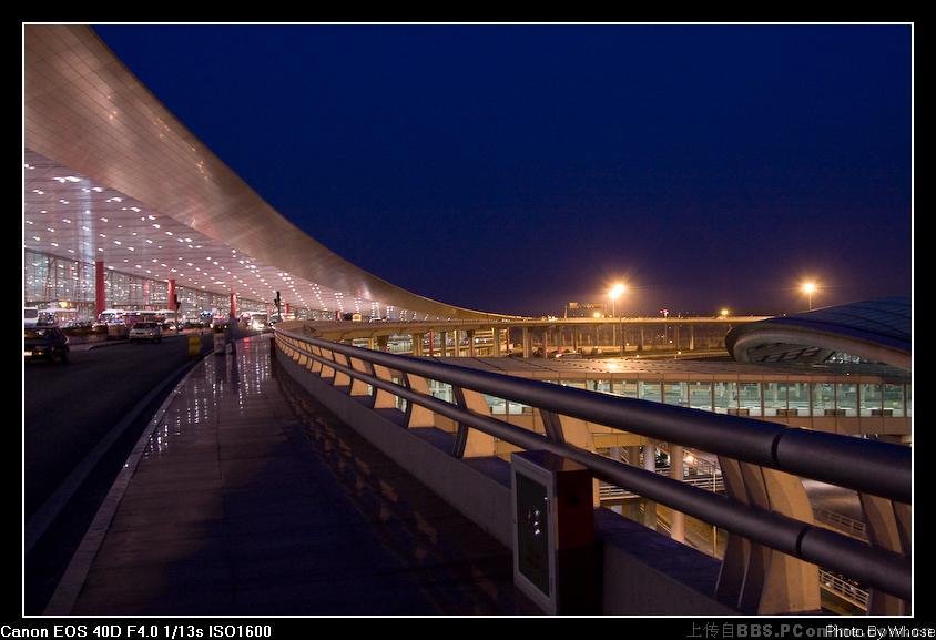 在北京机场t3随手拍的夜景,望大家看看!