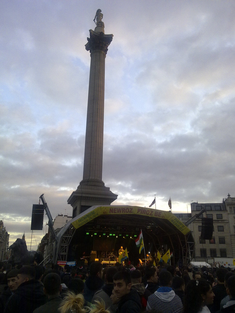 "歌颂--萨达姆·侯赛因"和平广场--伦敦 ^^ n85 5p
