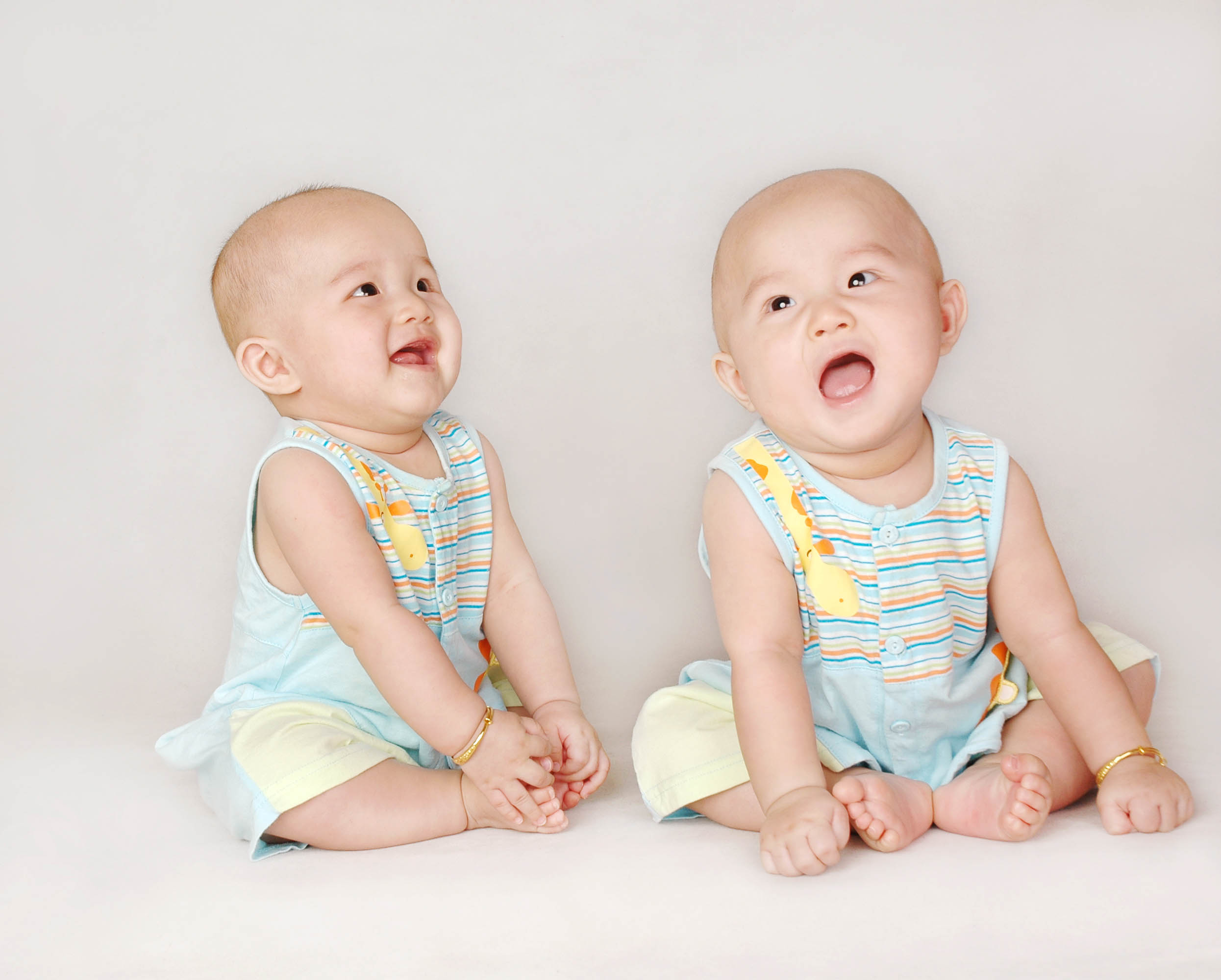 Twin Babies Wallpapers - Top Free Twin Babies Backgrounds - WallpaperAccess