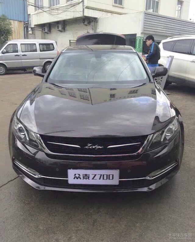 众泰z700中网