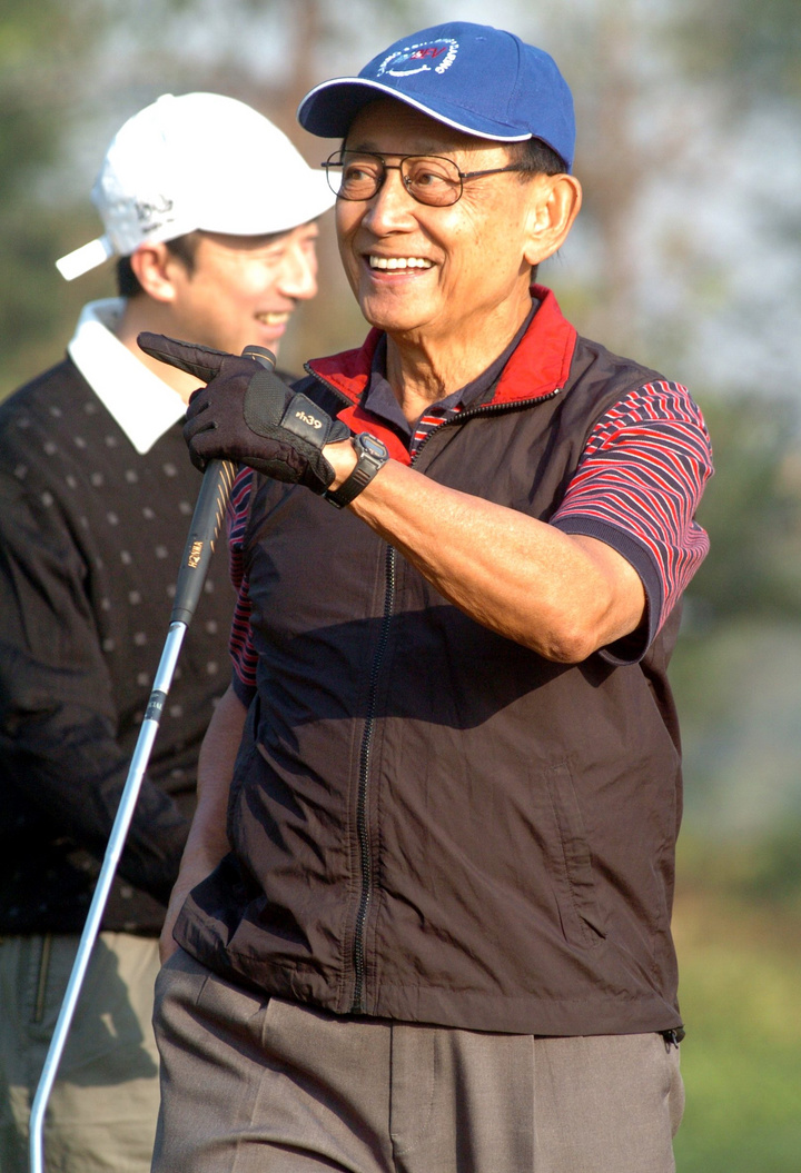 【菲律宾前总统拉莫斯与高尔夫摄影图片】龙岗