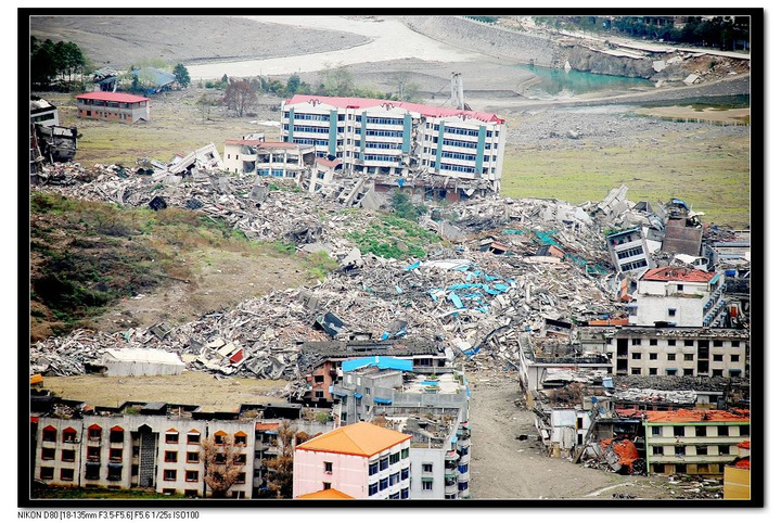 "512"地震后的北川县城