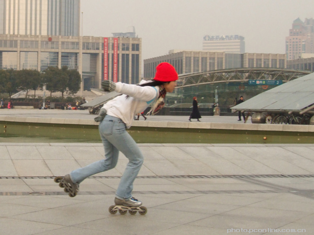 【滑旱冰摄影图片】上海浦东世纪广场纪实摄影