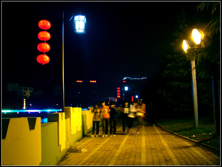 中秋之夜——色彩斑斓的黔江城市夜景