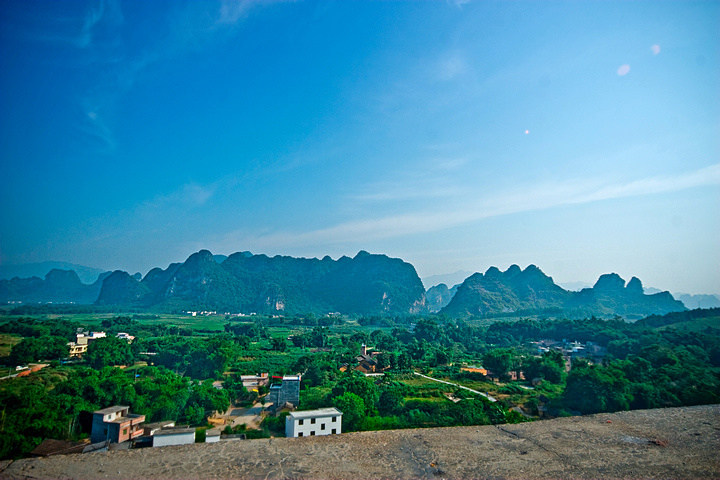 彭家堡上看风景