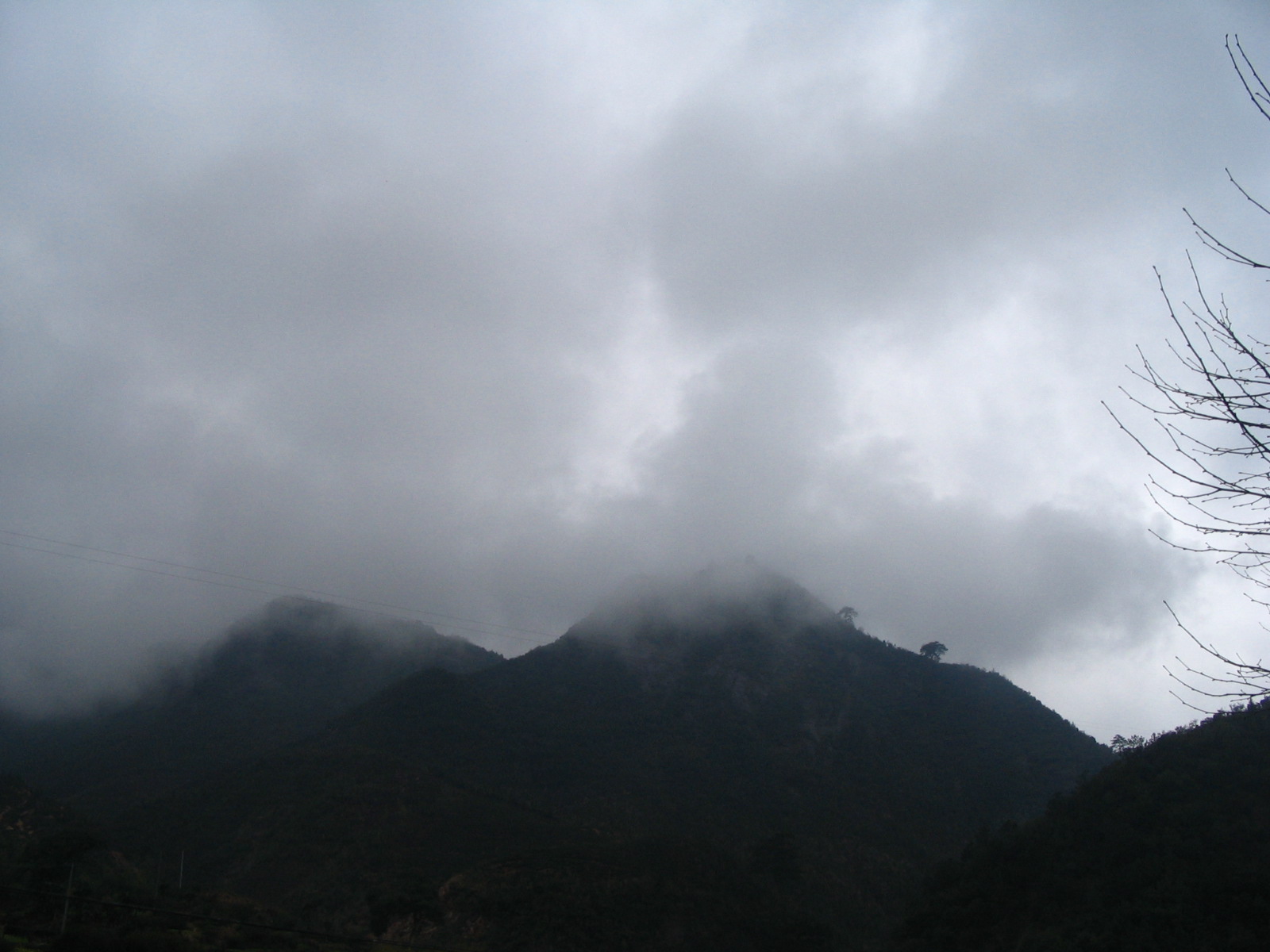 黑雾蒙山