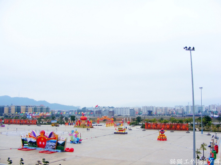 阳春东湖广场