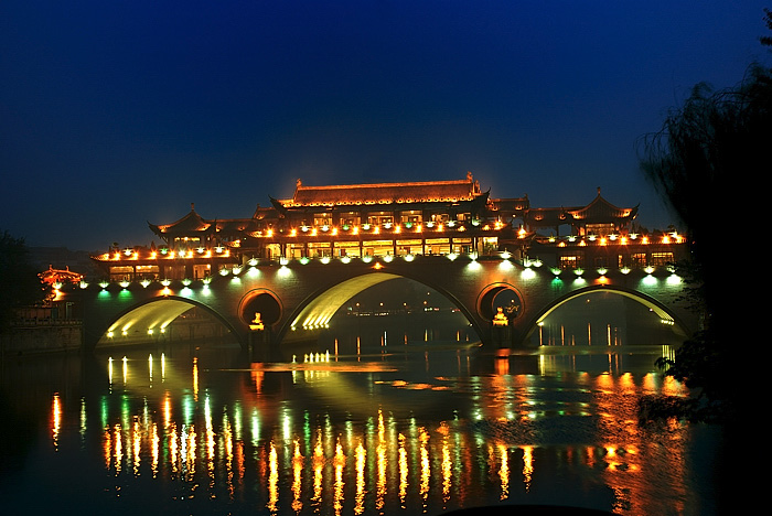 廊桥夜景