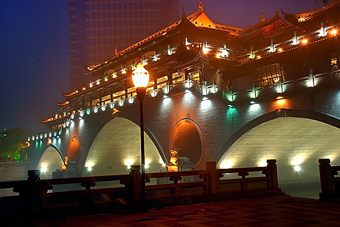廊桥夜景