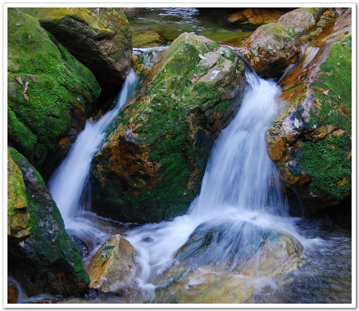 山涧流水