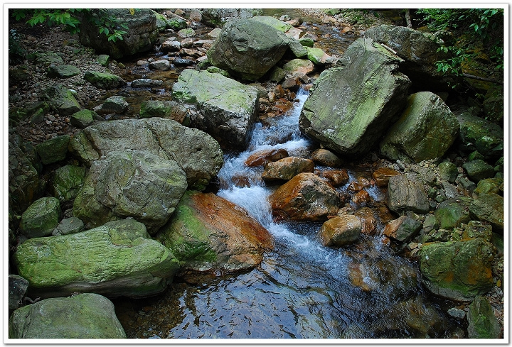 山涧流水