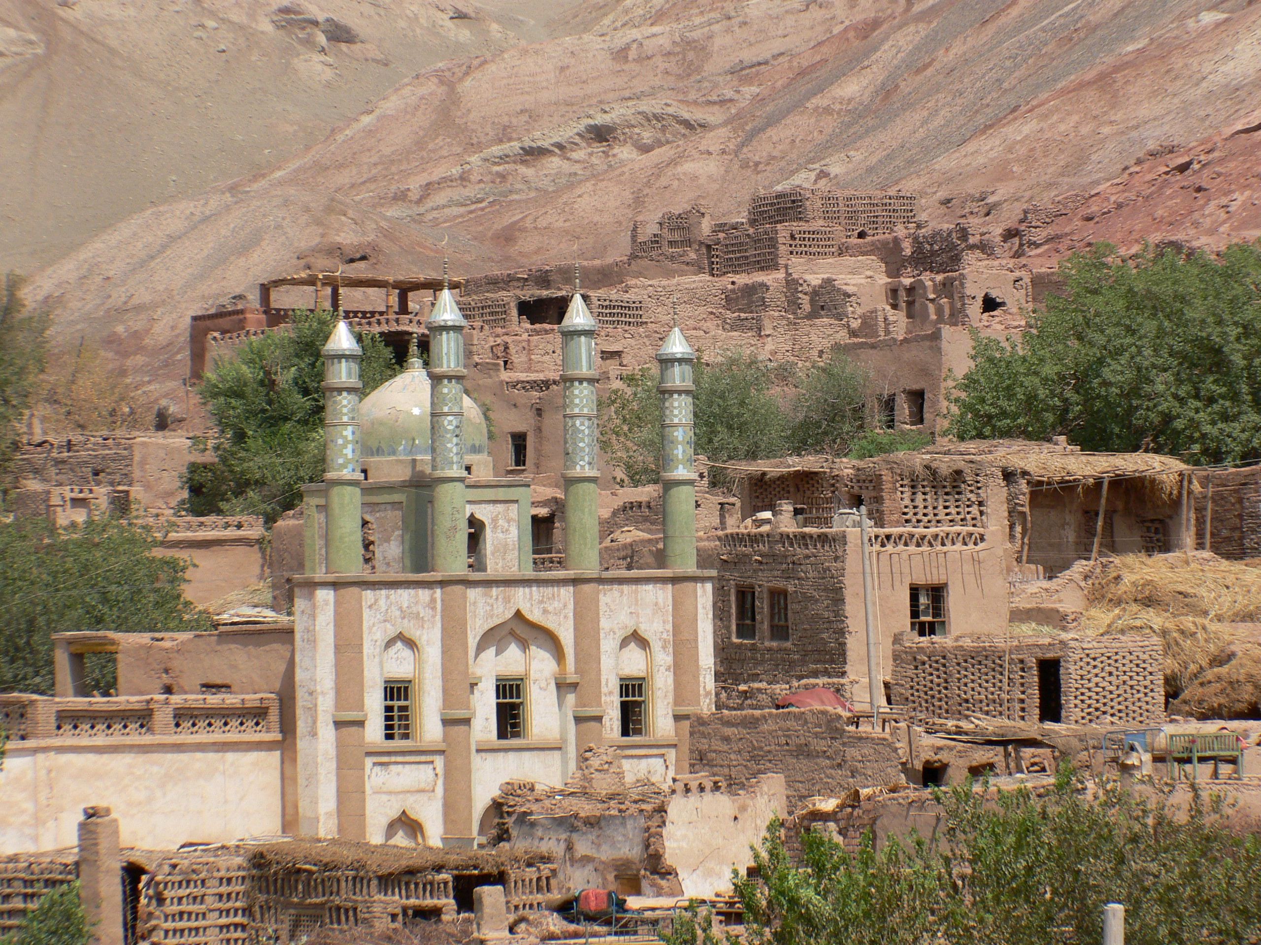 吐鲁番麻扎村|新疆|桑树|维吾尔族_新浪新闻