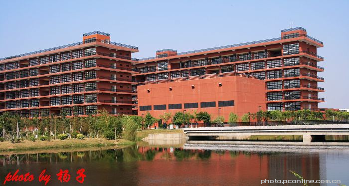 【在哪片风景里等你 (湖边红楼--广州美术学院