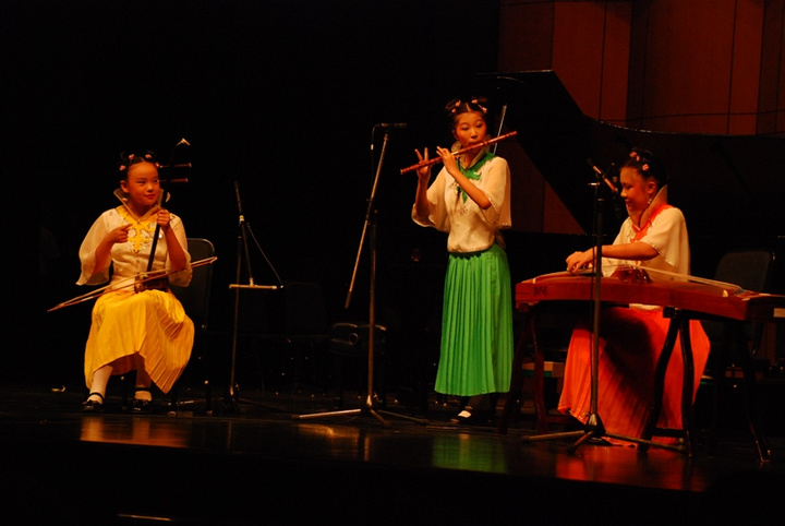 【中美少年儿童音乐交流演出活动在上海大剧院