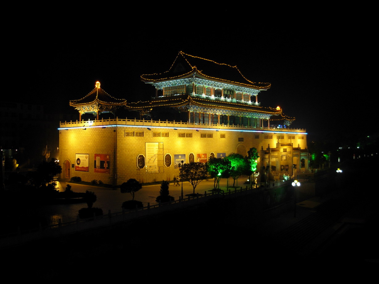 高安夜景