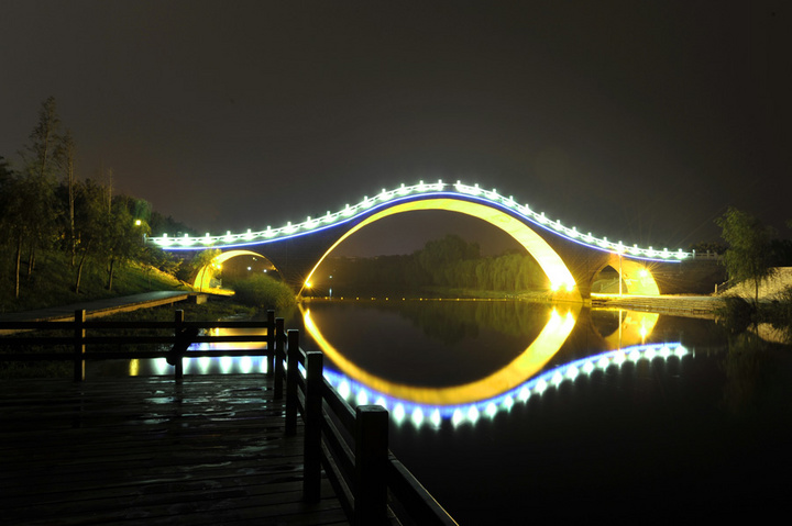 【国庆之夜--新乡牧野桥摄影图片】河南新乡牧