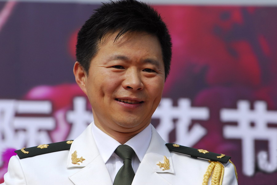 王宏伟唱响梅花山