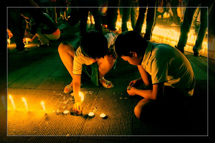 【记汶川地震全国哀悼日--南宁民族广场摄影图