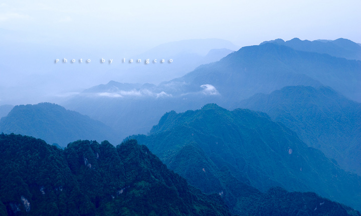 【阴起的峨眉山又没整到日出摄影图片】四川 