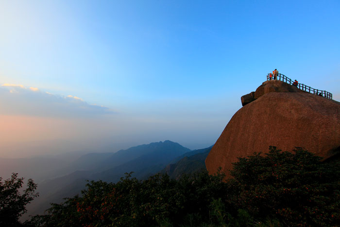 傍晚猫儿山