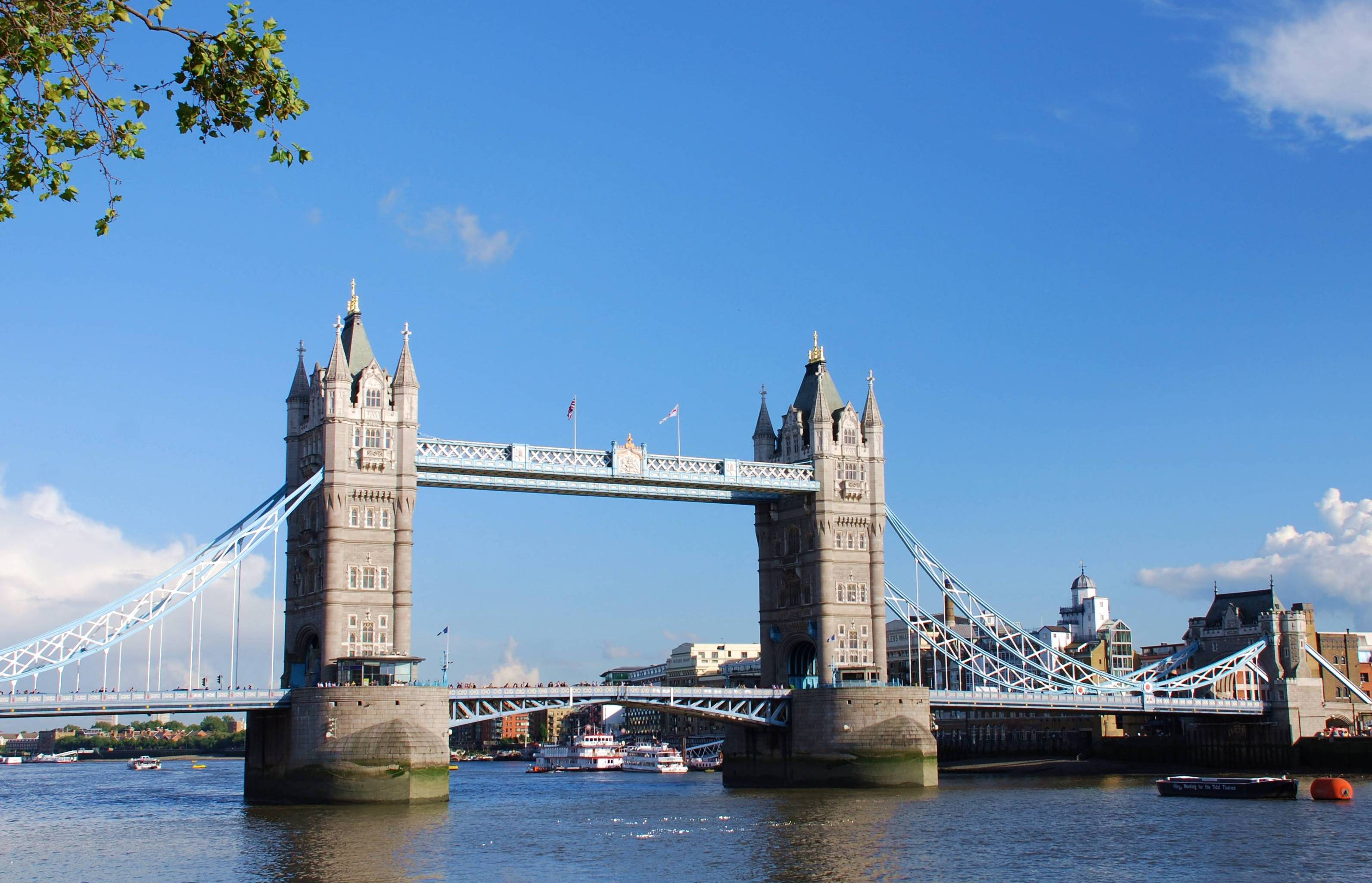 Essential Travel Guide to London [Updated] - Savored Journeys