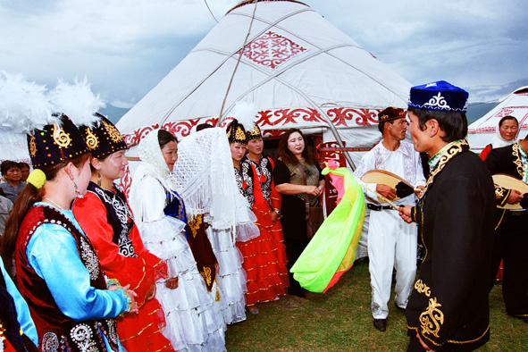 【哈萨克族婚礼仪式组照摄影图片】新疆伊犁那