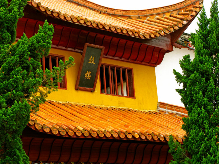 听晨钟暮鼓,寺愈寂,山更幽