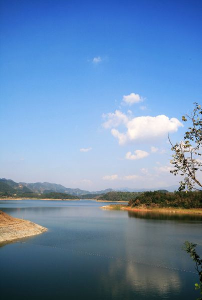 水天一色东白湖