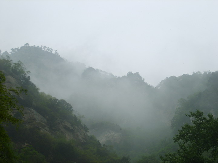 【雨雾中的绵山摄影图片】山西介休绵山风光摄