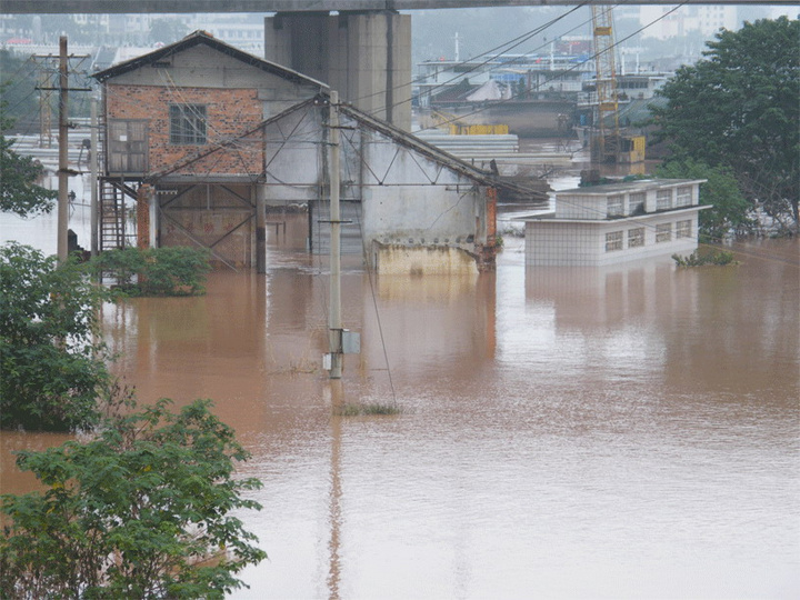 【南宁--洪水中的建筑摄影图片】邕江大堤纪实