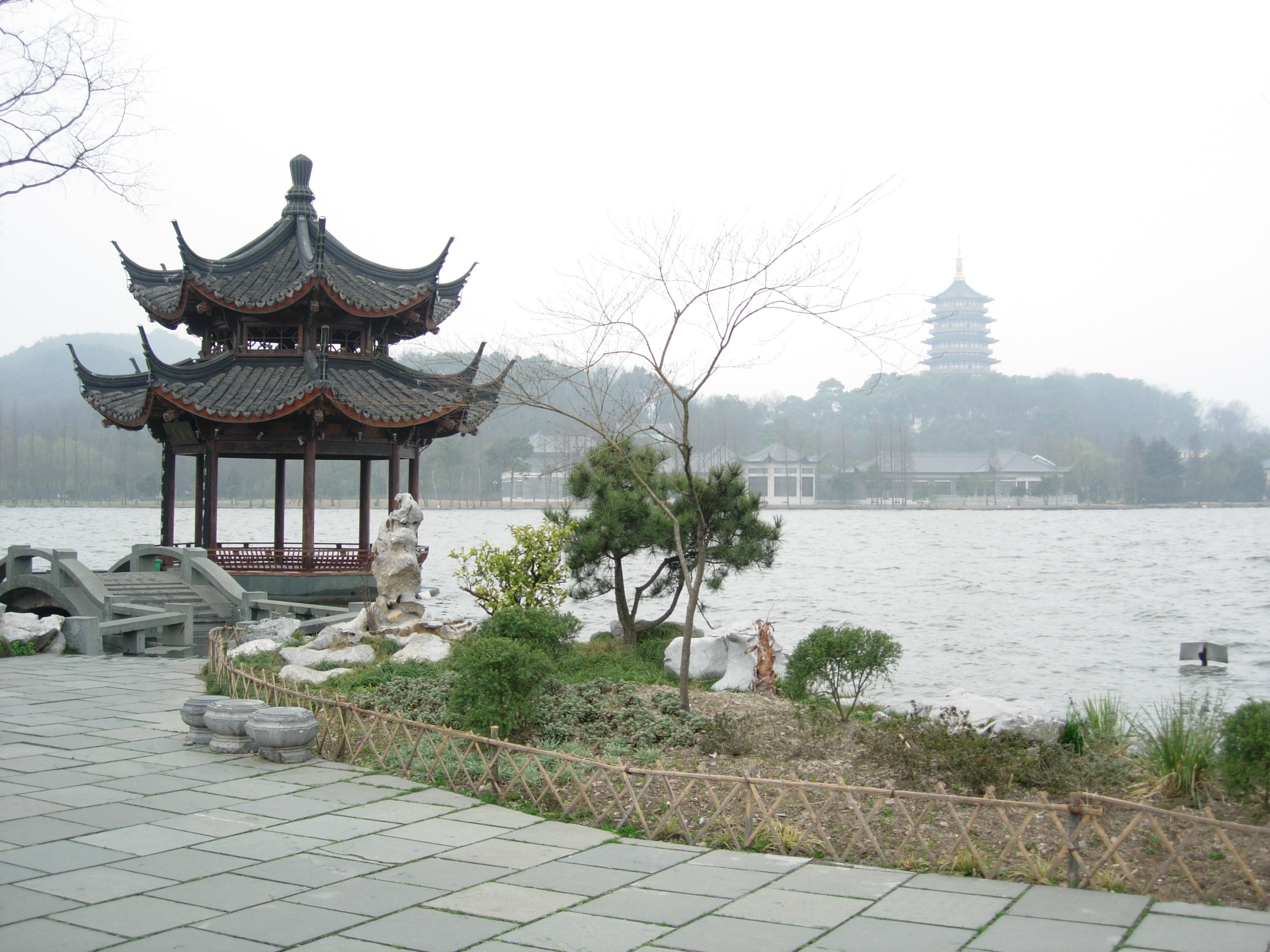 西湖湖滨