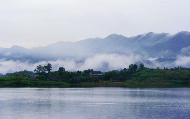 百岛湖雨后即景