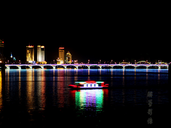 吉林市松花江上的夜景(共10p)
