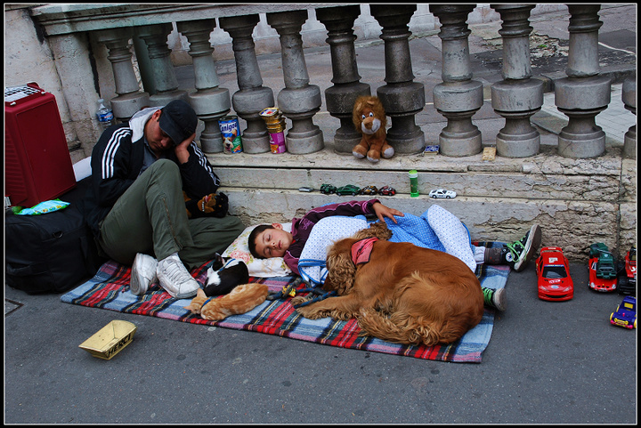 欧洲日记3-巴黎街头乞丐