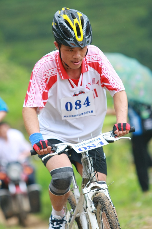 【2009年首届武功山山地自行车赛车手风采摄