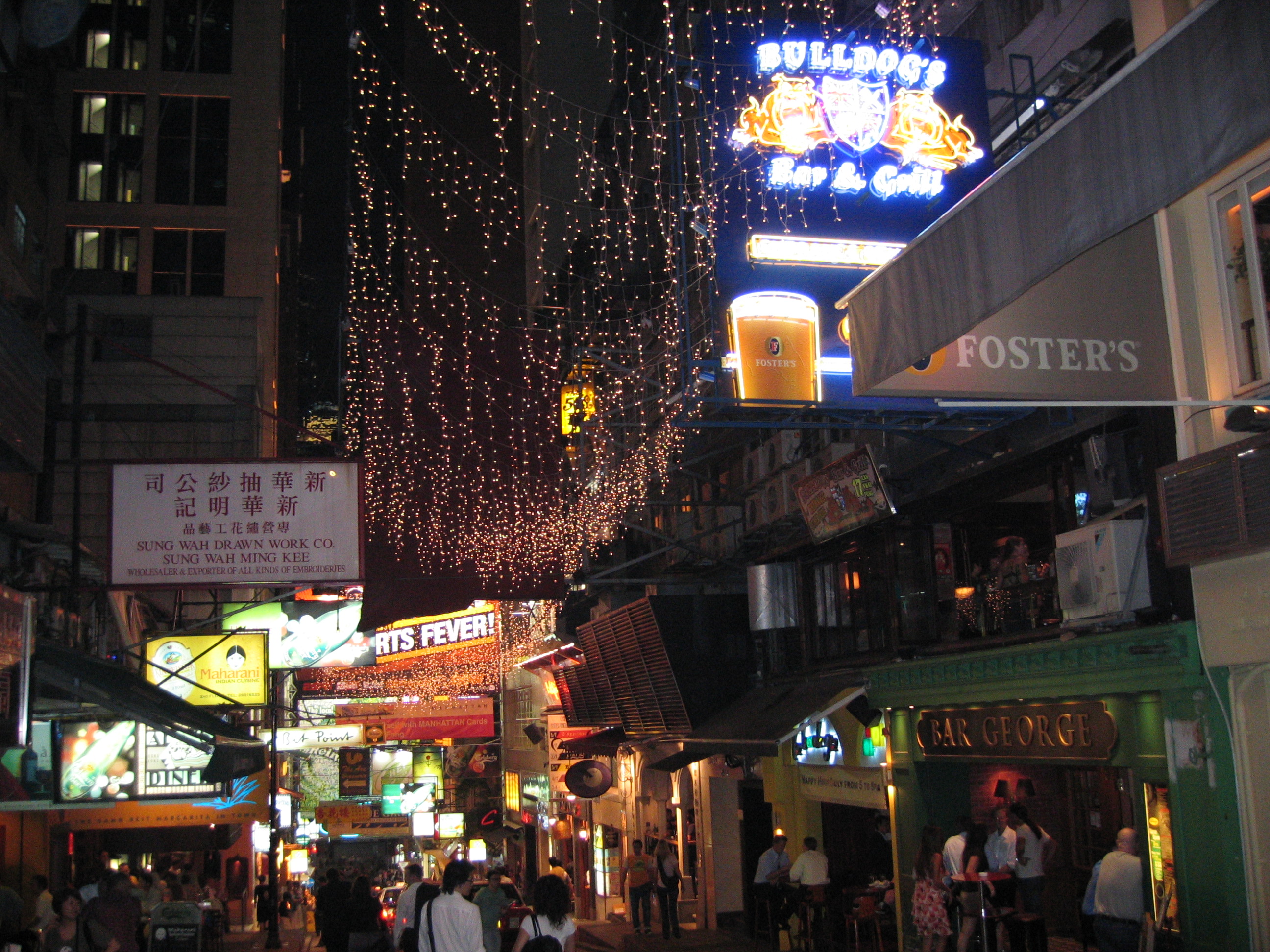 霓虹灯下的美丽香港夜景 还有那让人怀念的港产片|港产片|夜景|夜色_新浪新闻