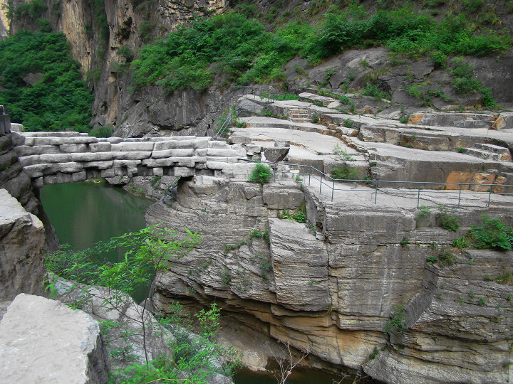 太行山大峡谷之红豆峡