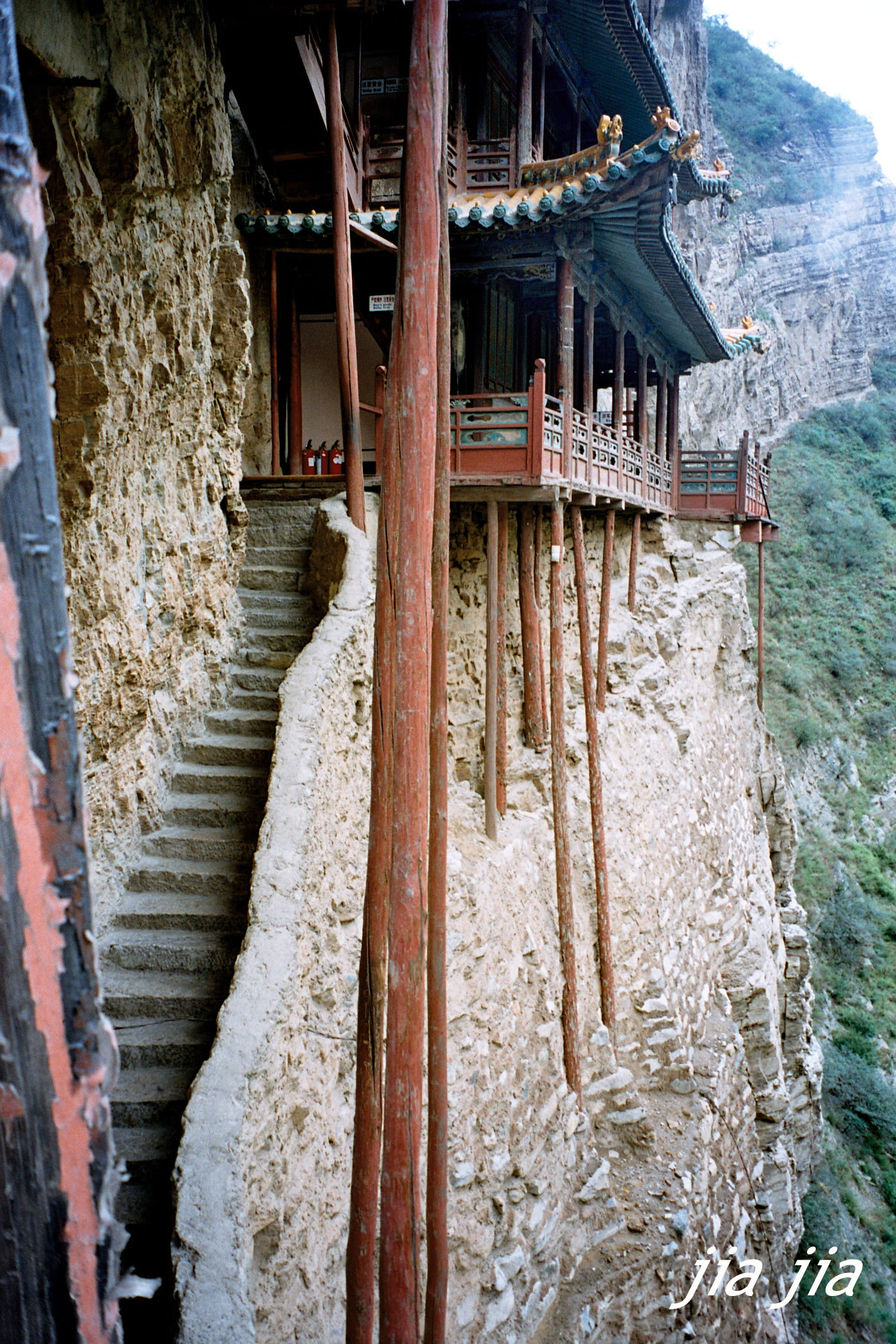 北岳恒山的悬空寺，悬挂峭壁上的寺庙，为何屹立千年之久不倒 - 知乎