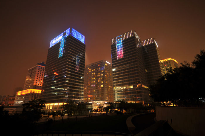 【今晚,北京朝阳区的世贸天阶摄影图片】北京