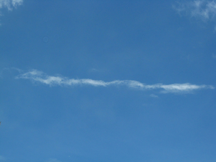 【2009年6月20日中午的天空摄影图片】家的天