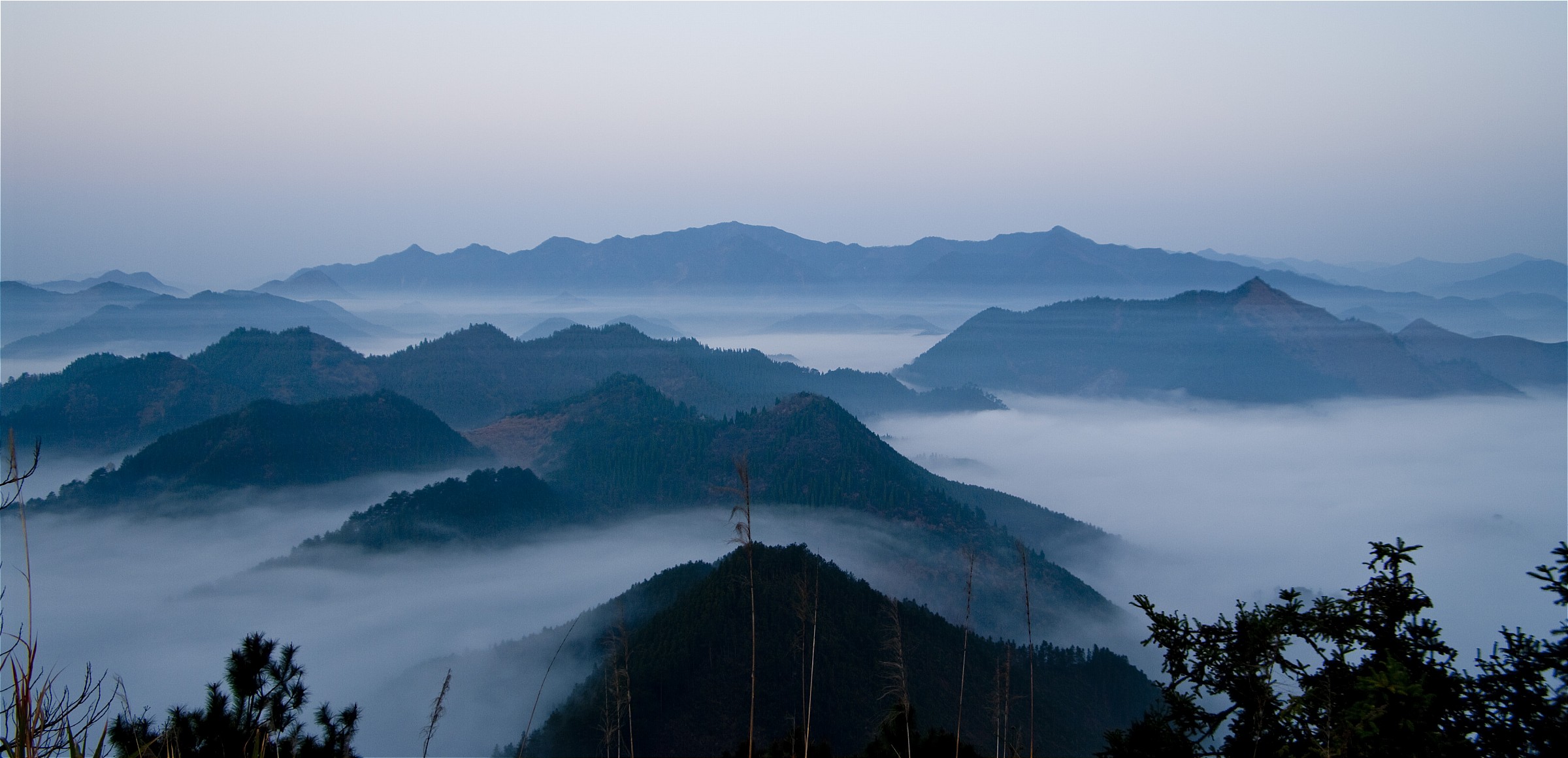 钟山云海