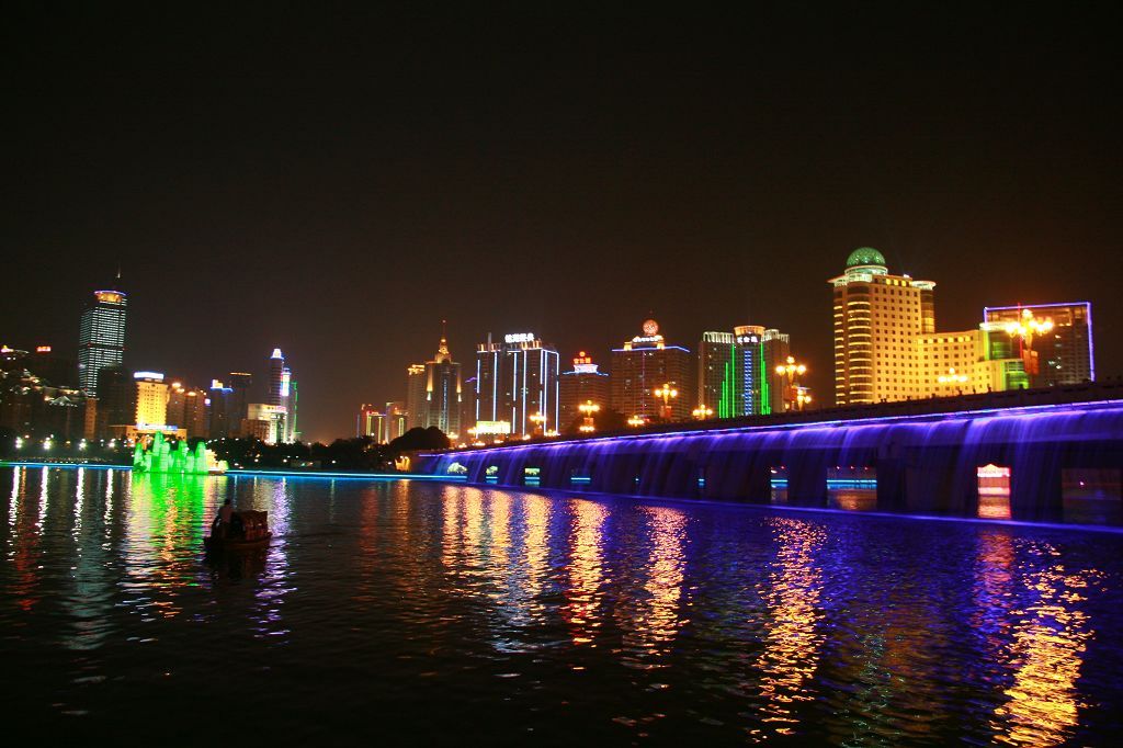 南宁南湖夜景