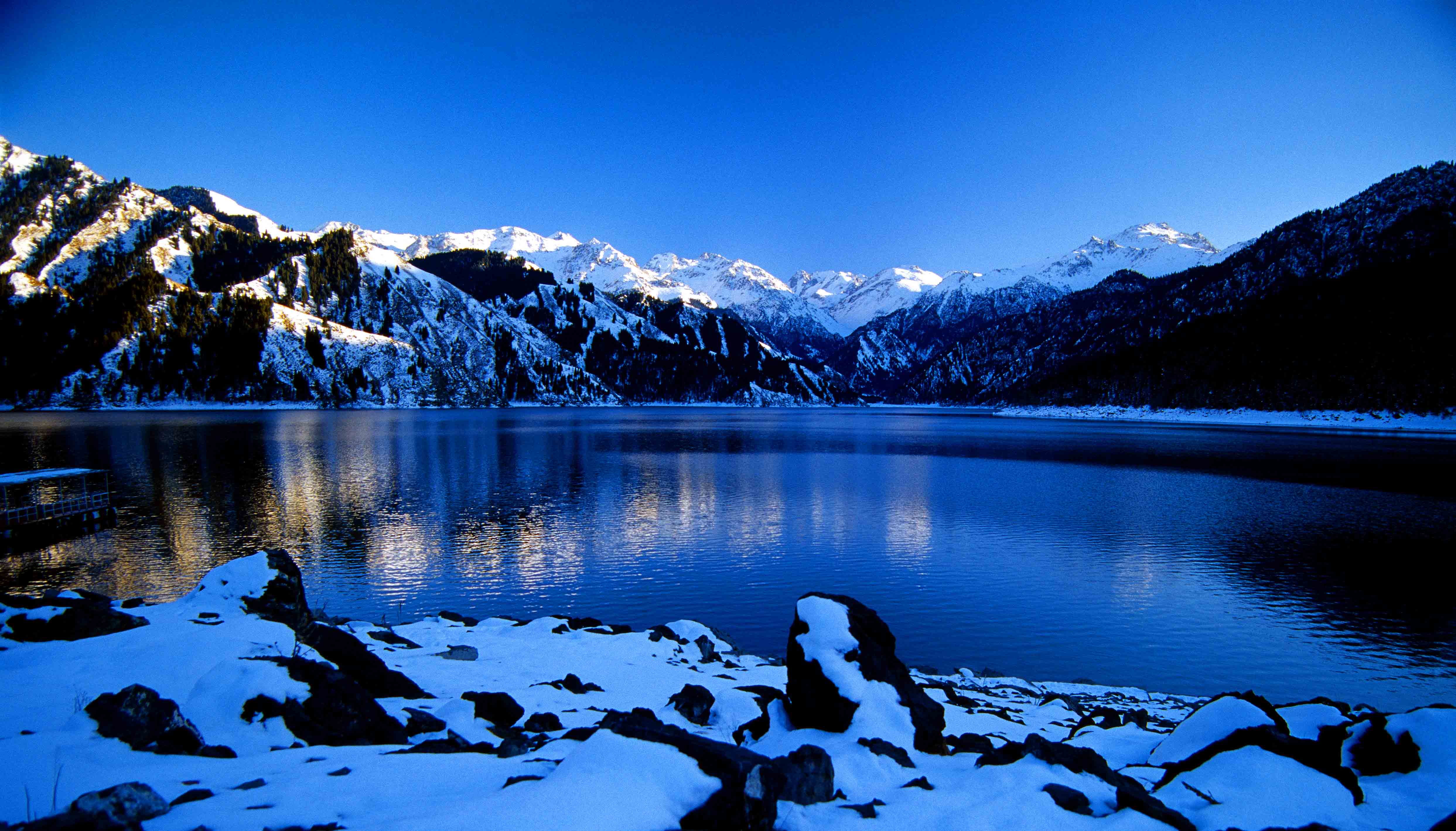 雪山湖泊高清图片下载-正版图片500709700-摄图网