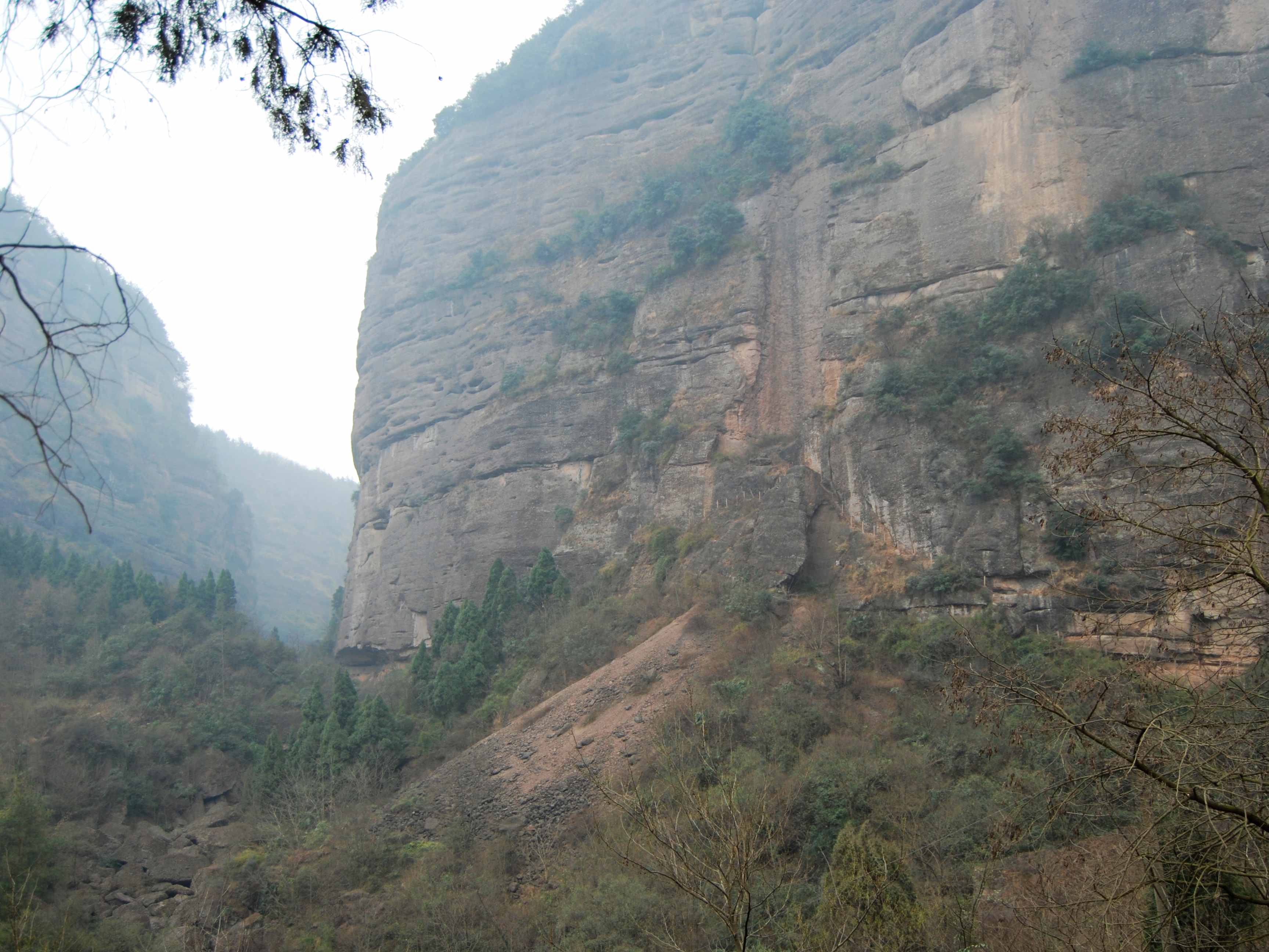 广元千佛崖，天府之国四川最大的石窟群