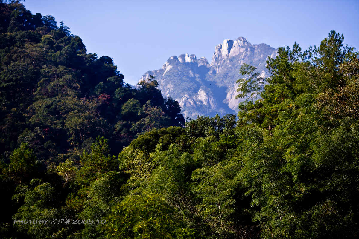 三清山的山脚下的小风景